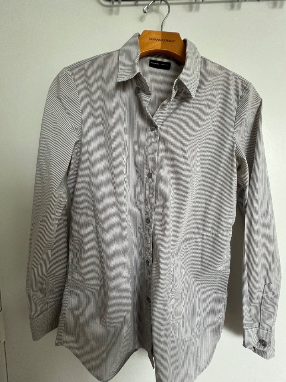 New York & Company Stripe Shirt w/ Pocket - Small